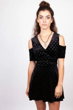 Jawbreaker Blame The Illuminati Cold Shoulder Dress 11 Jawbreaker Blame The Illuminati Cold Shoulder Dress -Cheap GOTHIC DRESSES Store blame the illuminati cold shoulder dress jawbreaker 5 300x