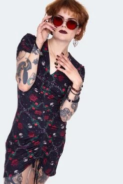 Jawbreaker Skull & Roses Print Midi Dress 7 Jawbreaker Skull & Roses Print Midi Dress -Cheap GOTHIC DRESSES Store skull and roses print midi dress dra 9565 04.1444 300x